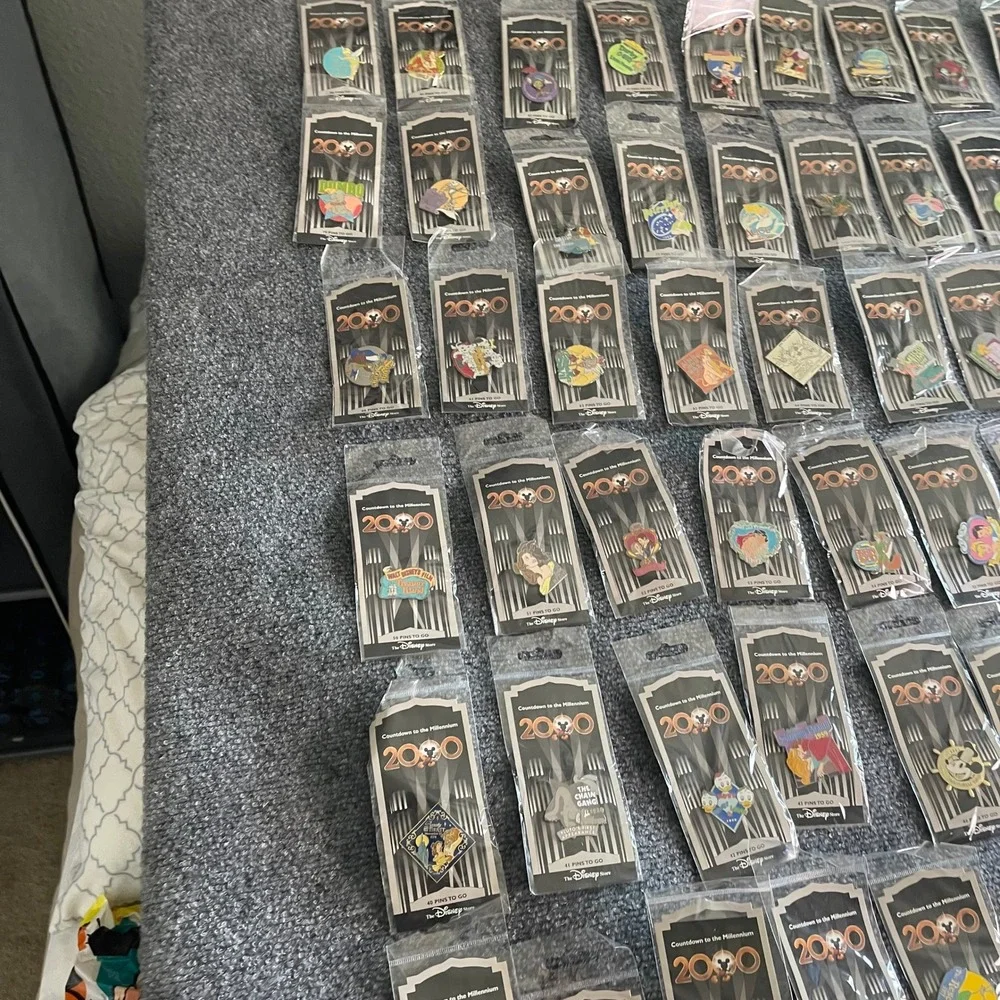 Disney Countdown to the Millennium 101 Pin‎ Complete set W Orig Receipts & Bags